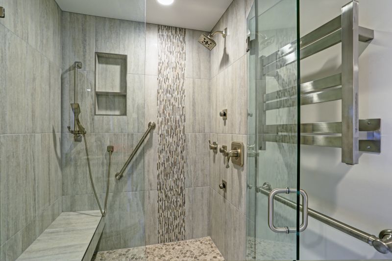 Shower with Built-in Niche and Bench